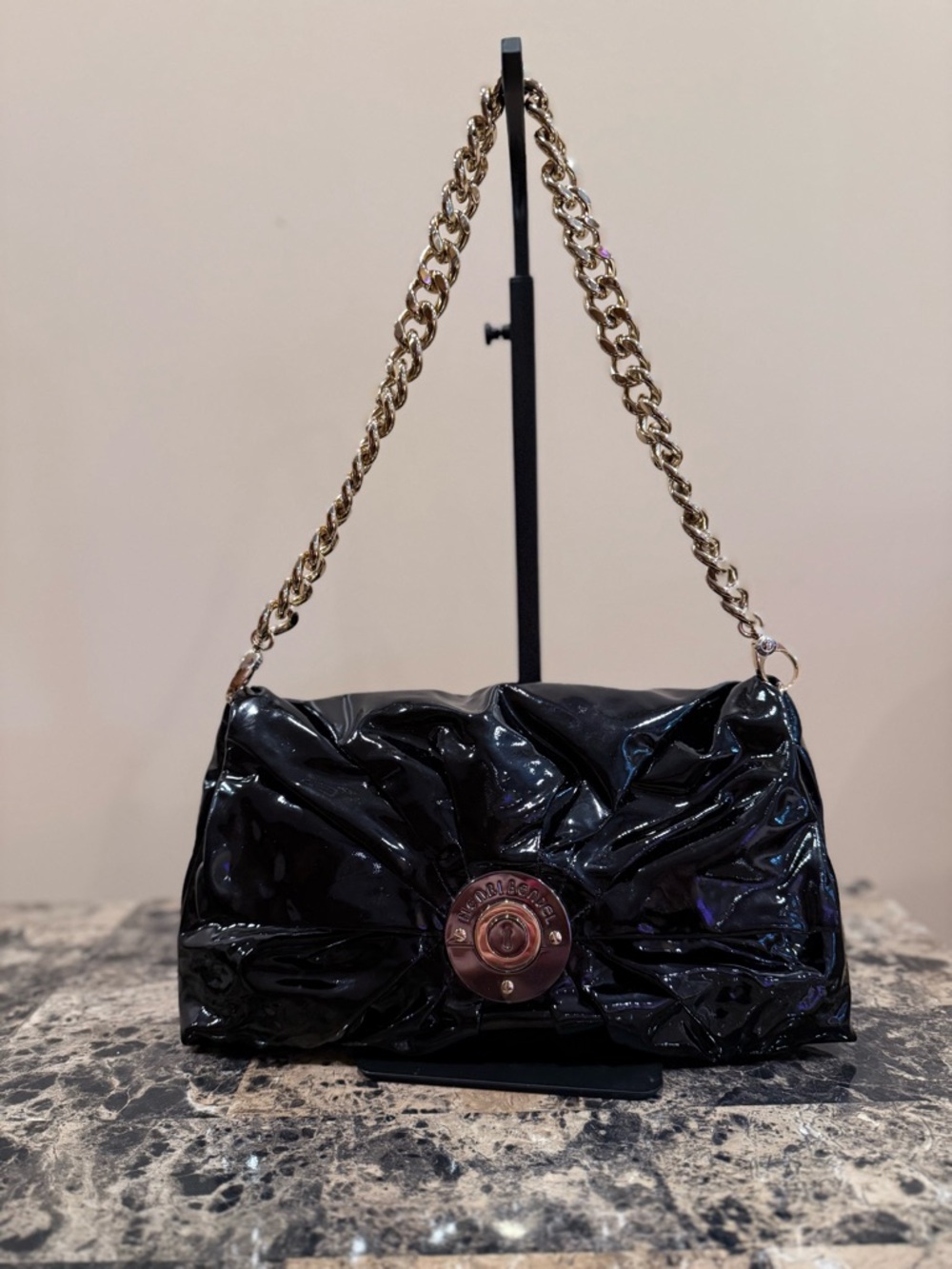 ❌SOLD❌Henri Bendel Black Patent Leather Pleated Shoulder Bag / Clutch RARE - Picture 2 of 16
